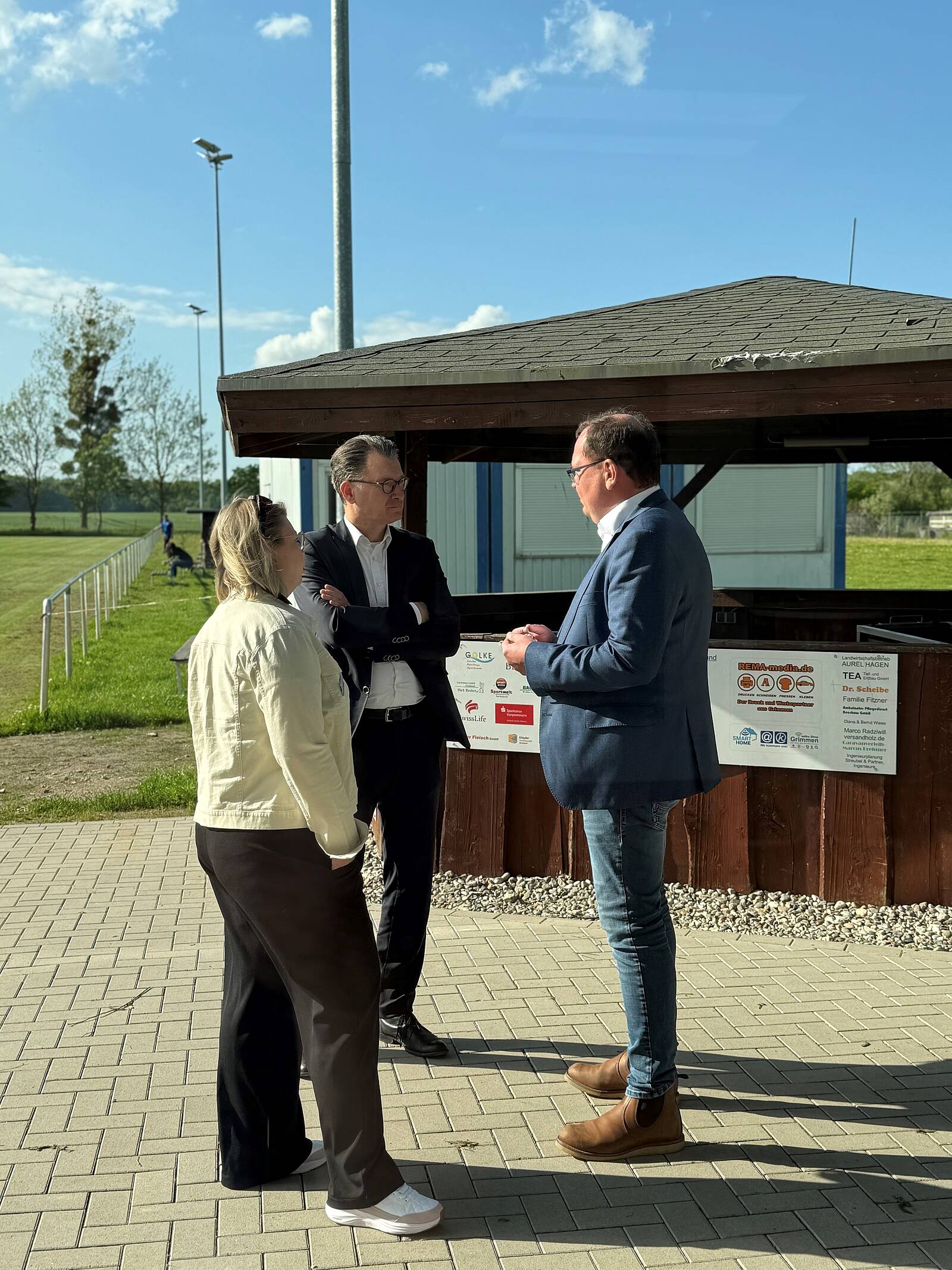 Frauke Schüler, Jochen Schmidt und Frederic Beeskow vor der Veranstaltung