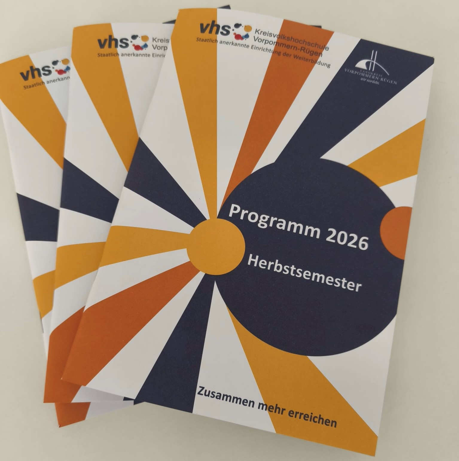 Öffnet die Seite 'Neues Herbstprogramm der Kreisvolkshochschule Vorpommern-Rügen'